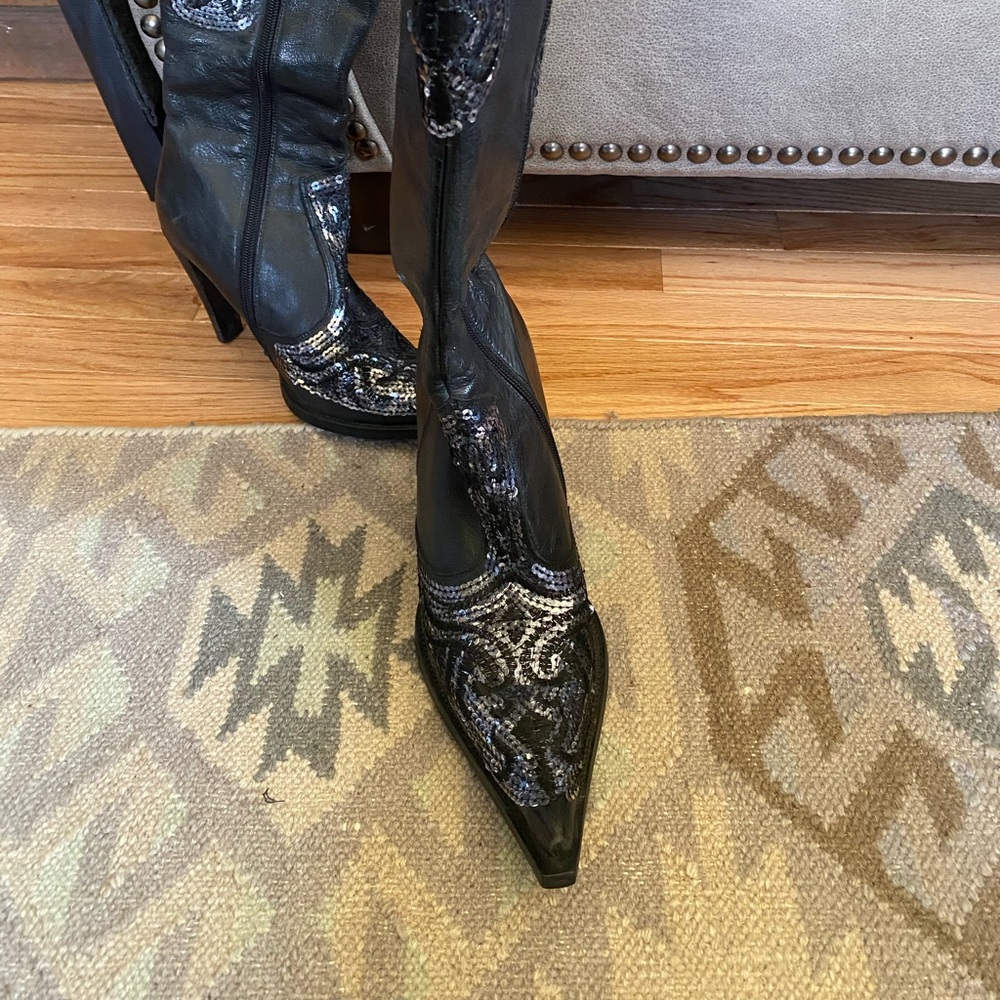 Stunning pointed toe Boots sequin and stitching on toes and calf.